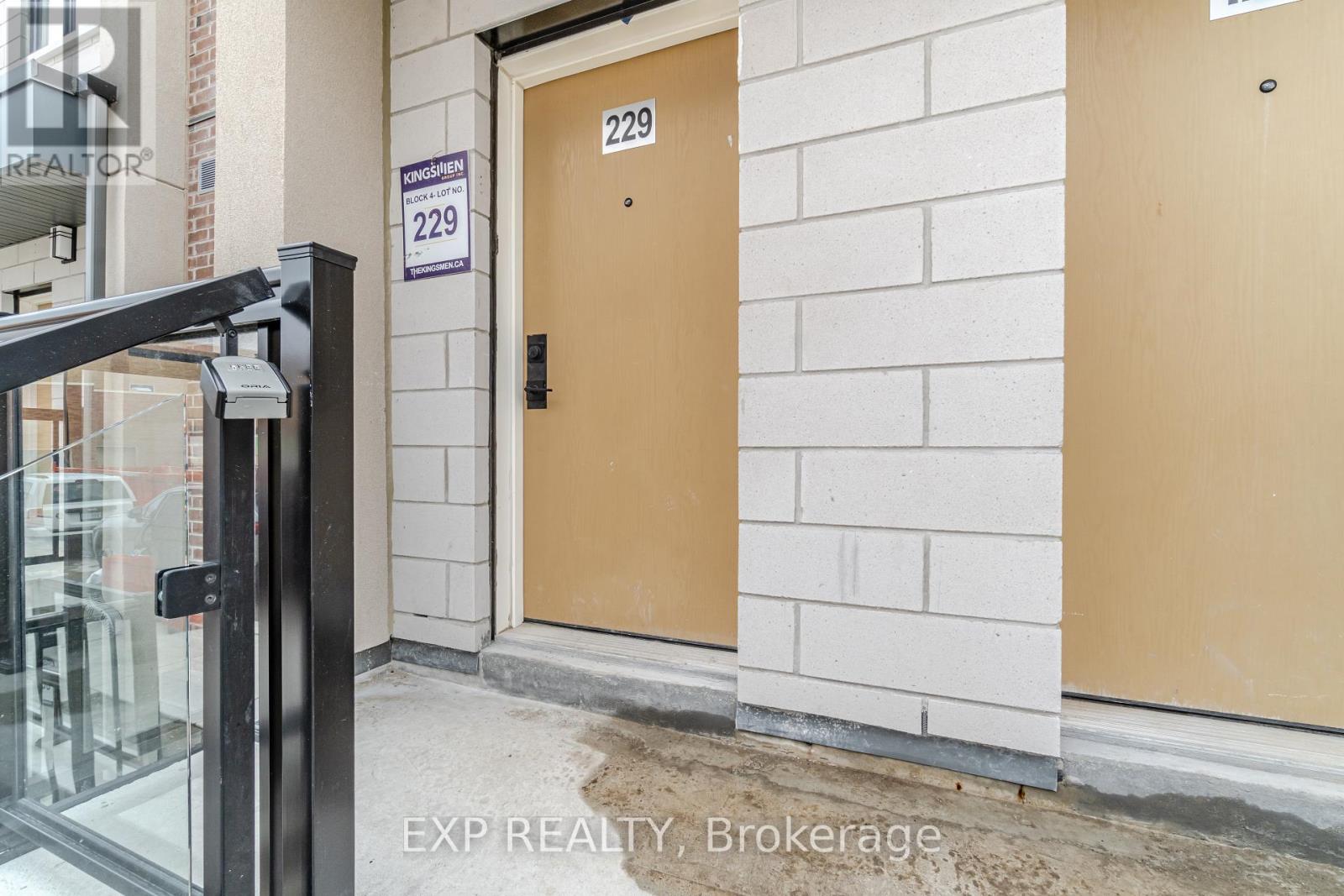 229 - 1062 DOUGLAS MCCURDY COMM COURT