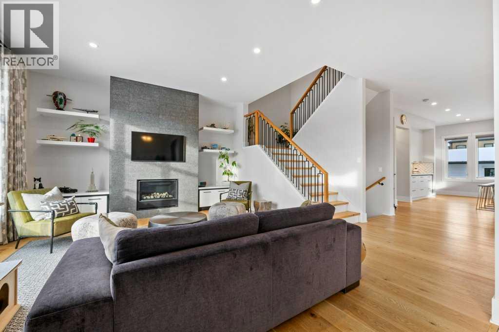 1206 Richland Road NE