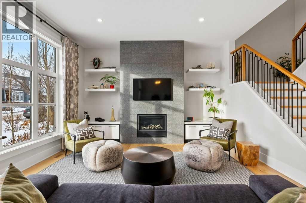 1206 Richland Road NE