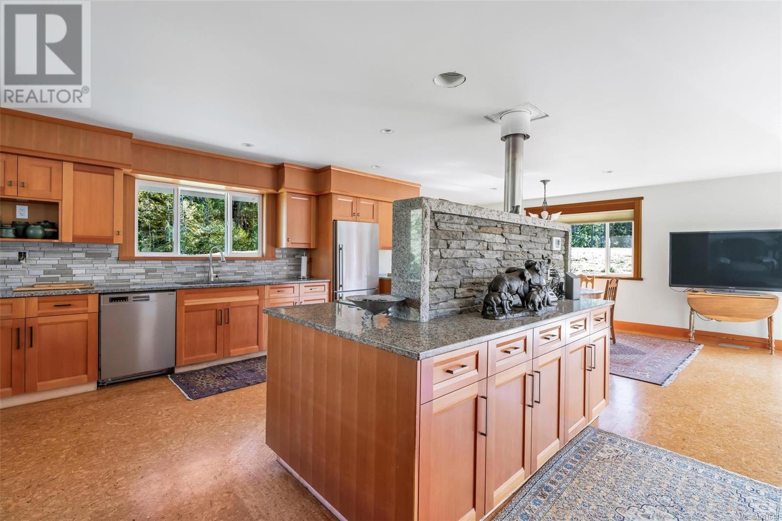 3272 Renfrew Rd