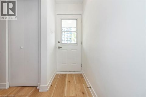 60-62 DELAWANA Drive Hamilton ON L8E1G4