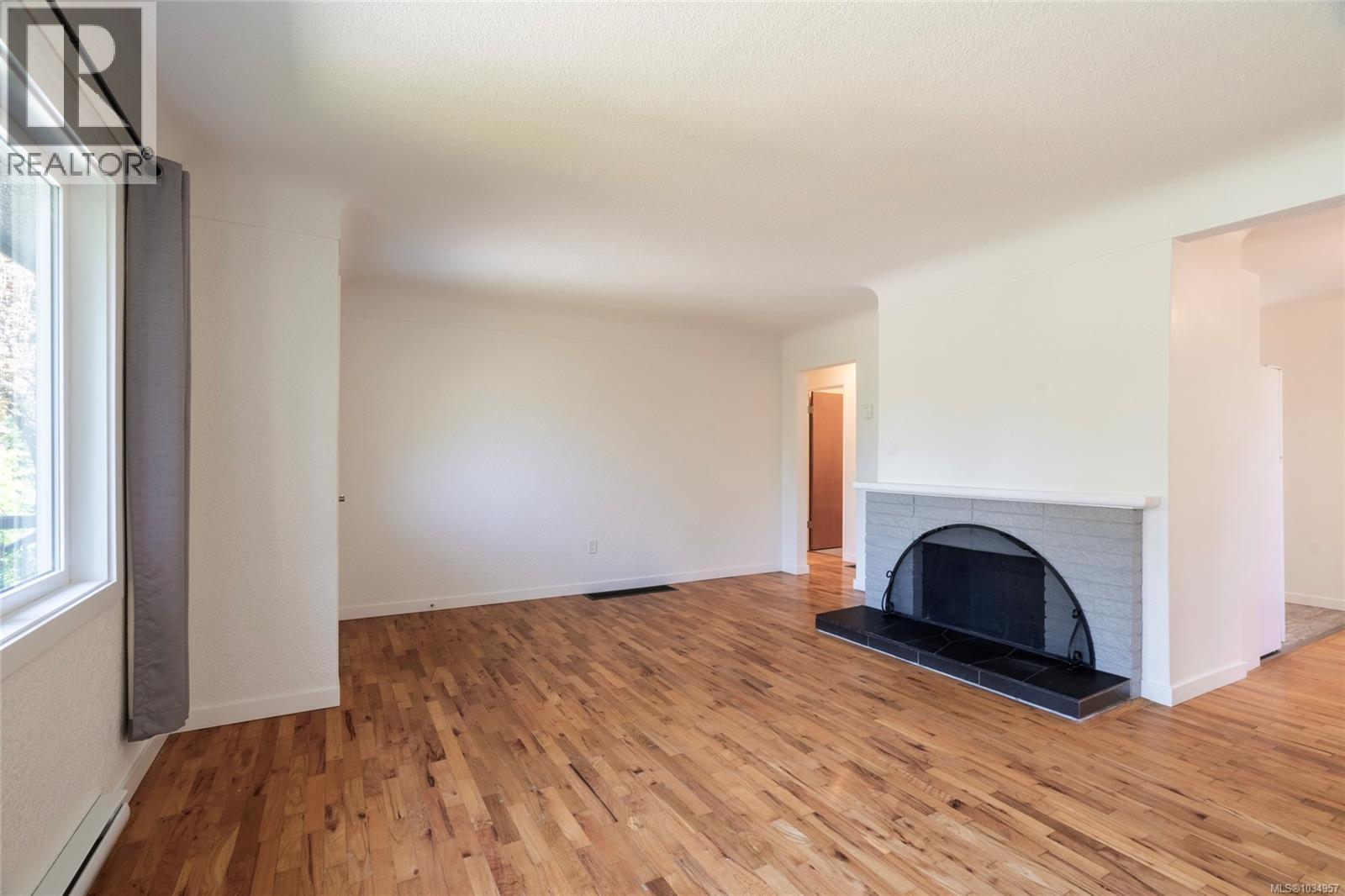 875 Gladiola Ave