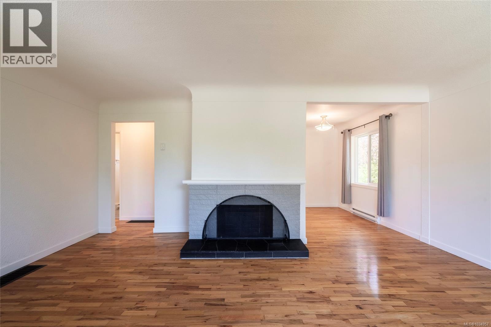 875 Gladiola Ave