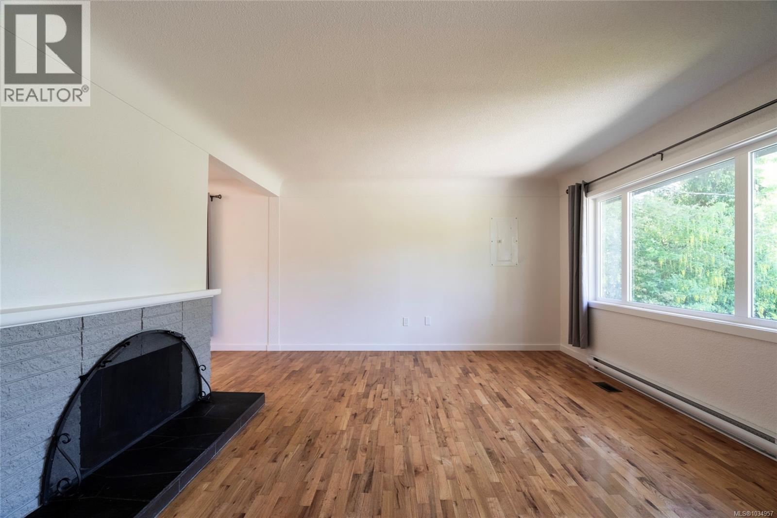 875 Gladiola Ave