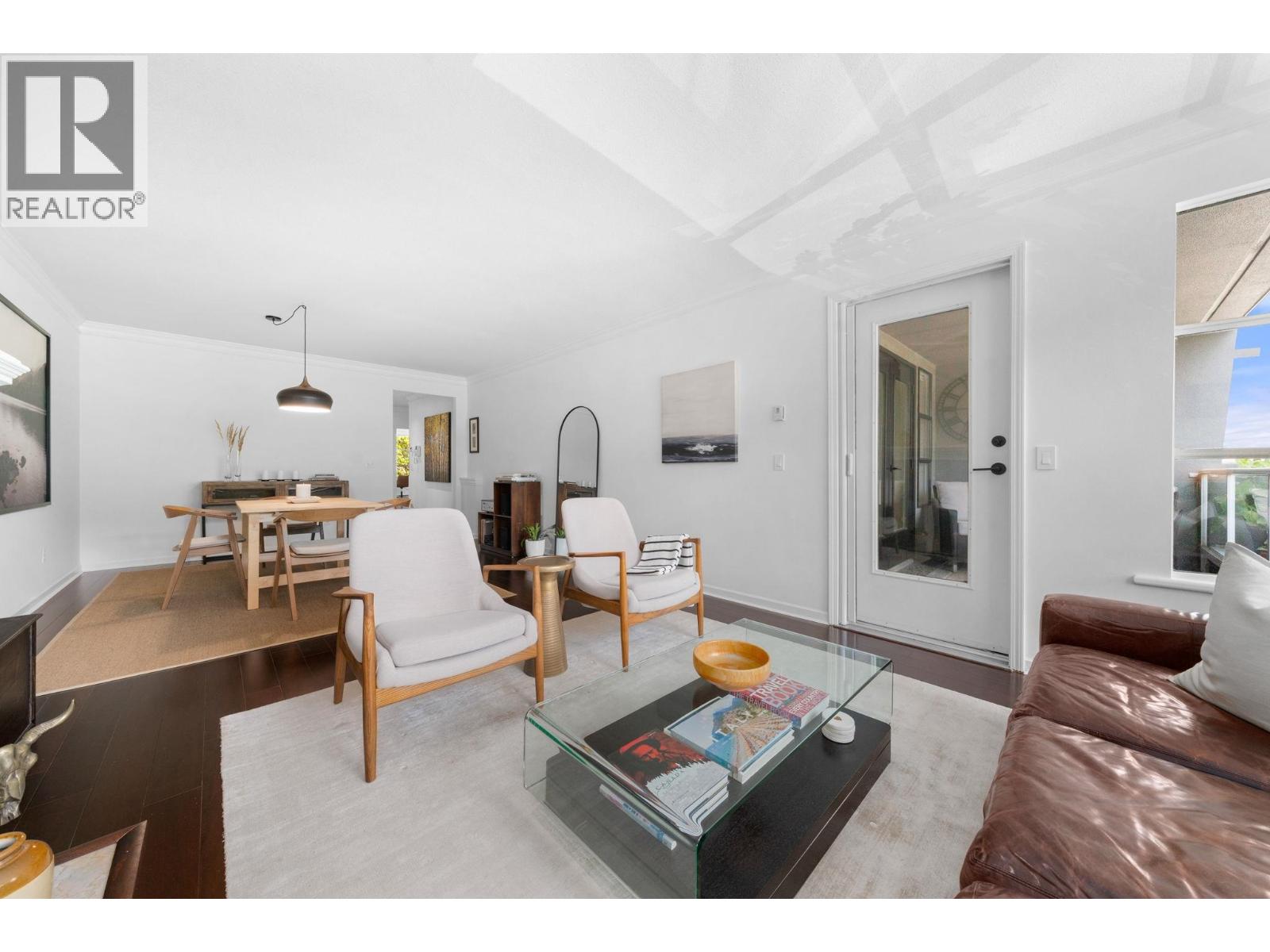 204 3151 WOODBINE DRIVE