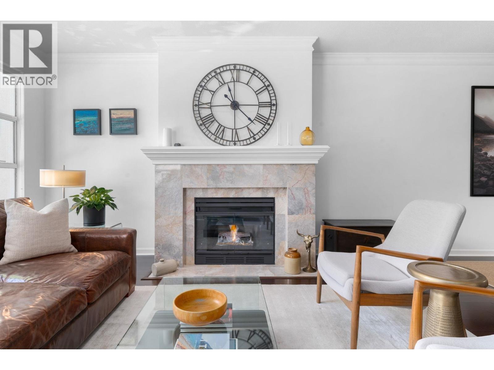 204 3151 WOODBINE DRIVE