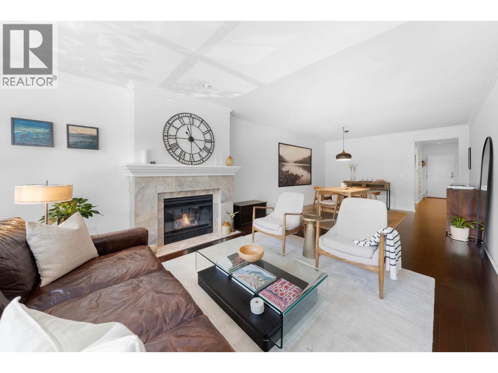 204 3151 WOODBINE DRIVE