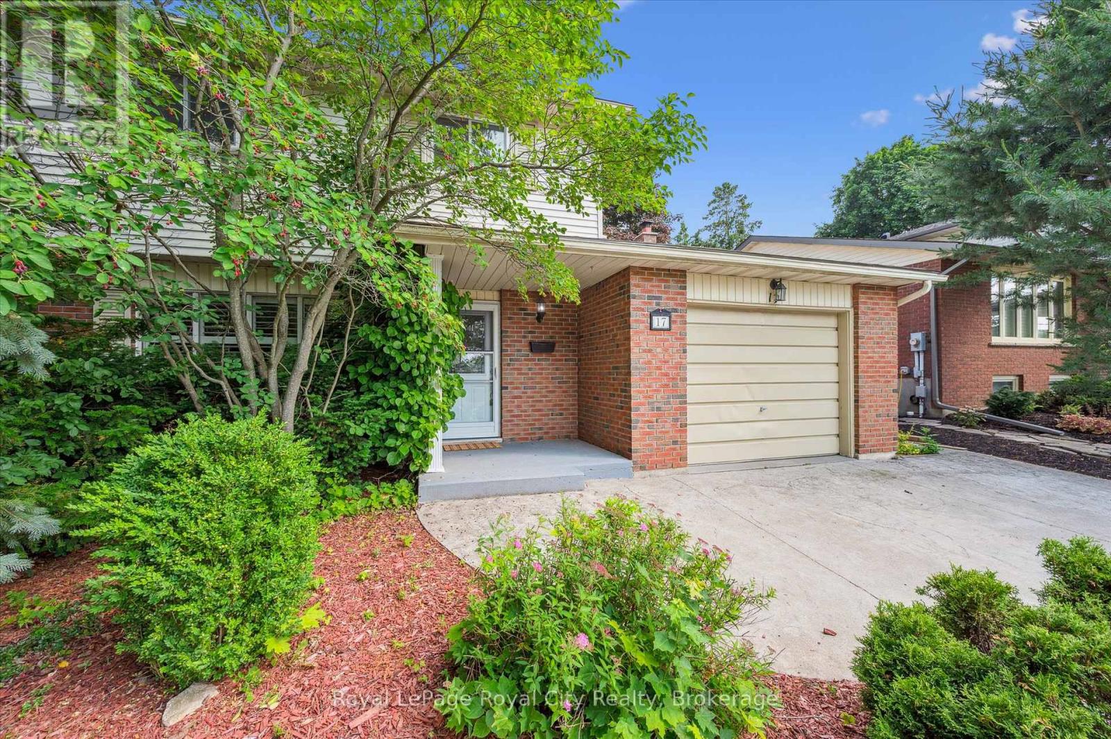 17 SPRINGDALE BOULEVARD
