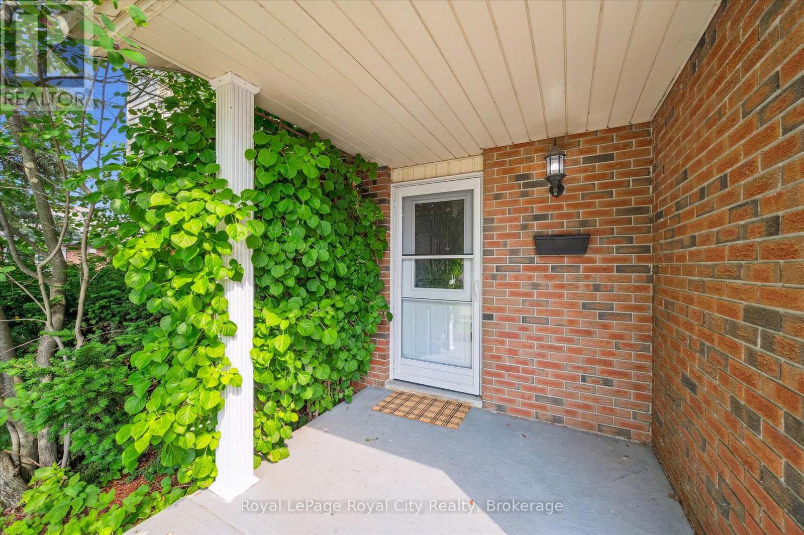 17 SPRINGDALE BOULEVARD