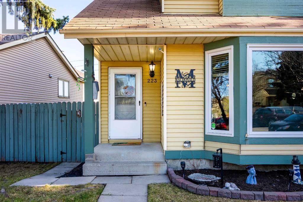 223 Erin Mount Place SE