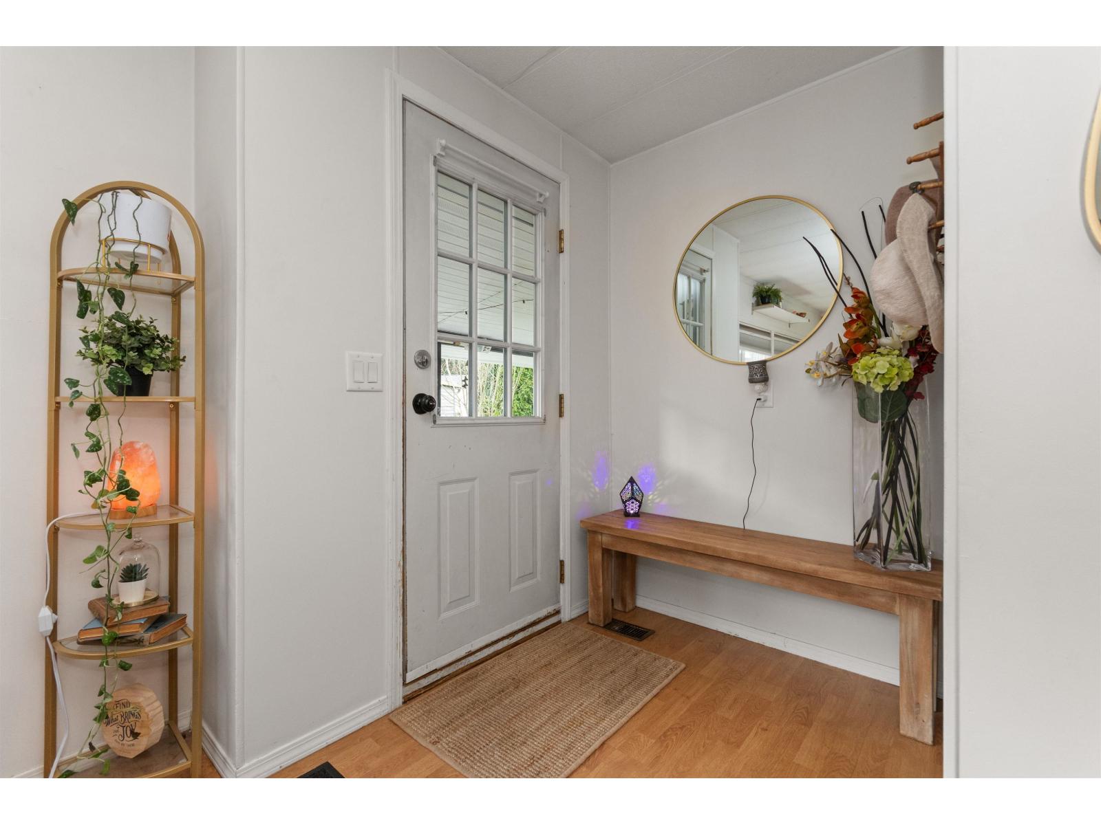 69 3942 COLUMBIA VALLEY HWY|Cultus Lake East