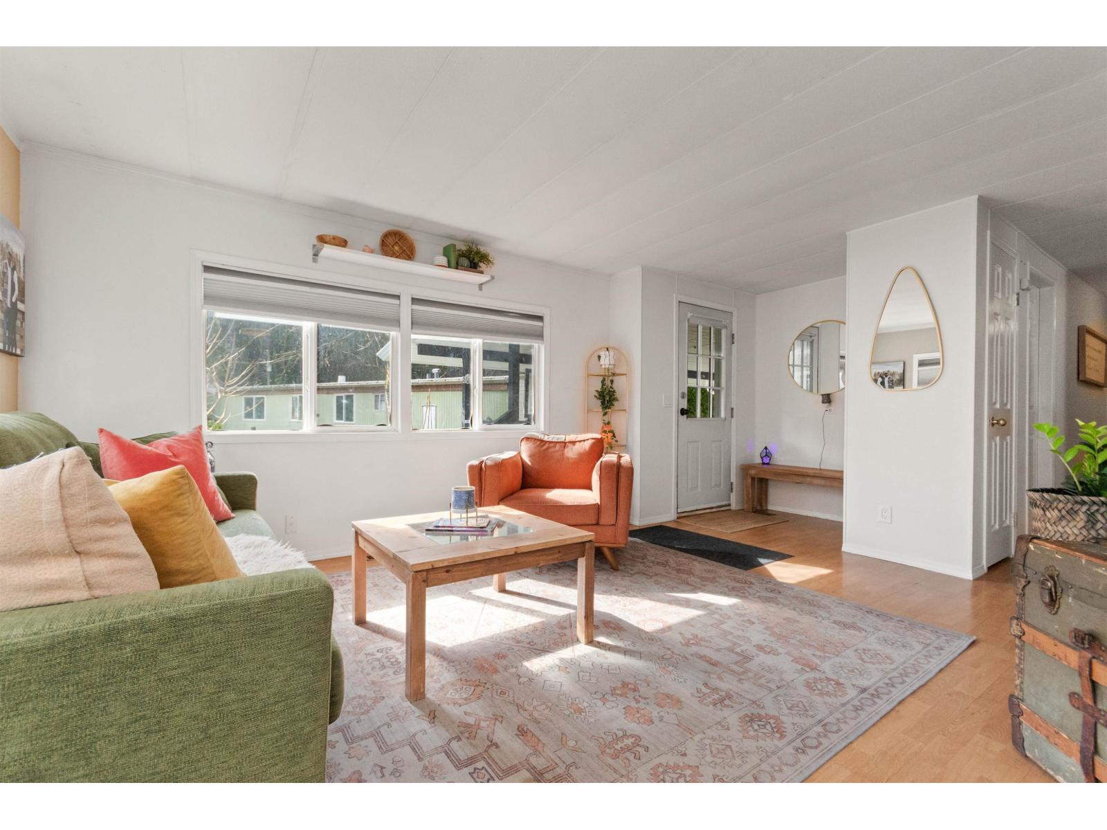 69 3942 COLUMBIA VALLEY HWY|Cultus Lake East