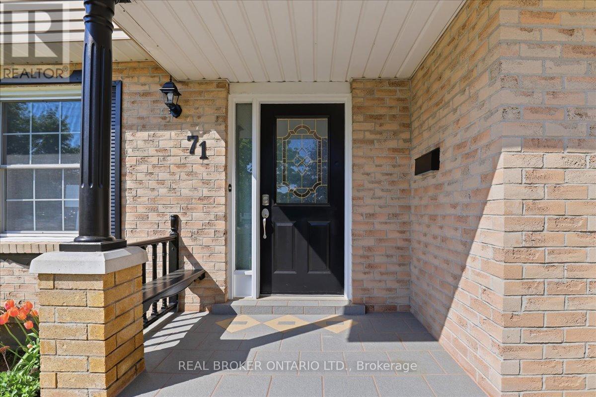 71 WEST ACRES CRESCENT