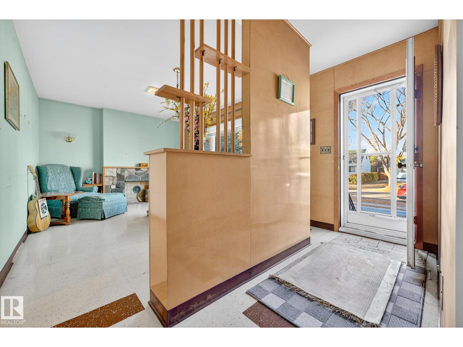 12119 102 ST NW