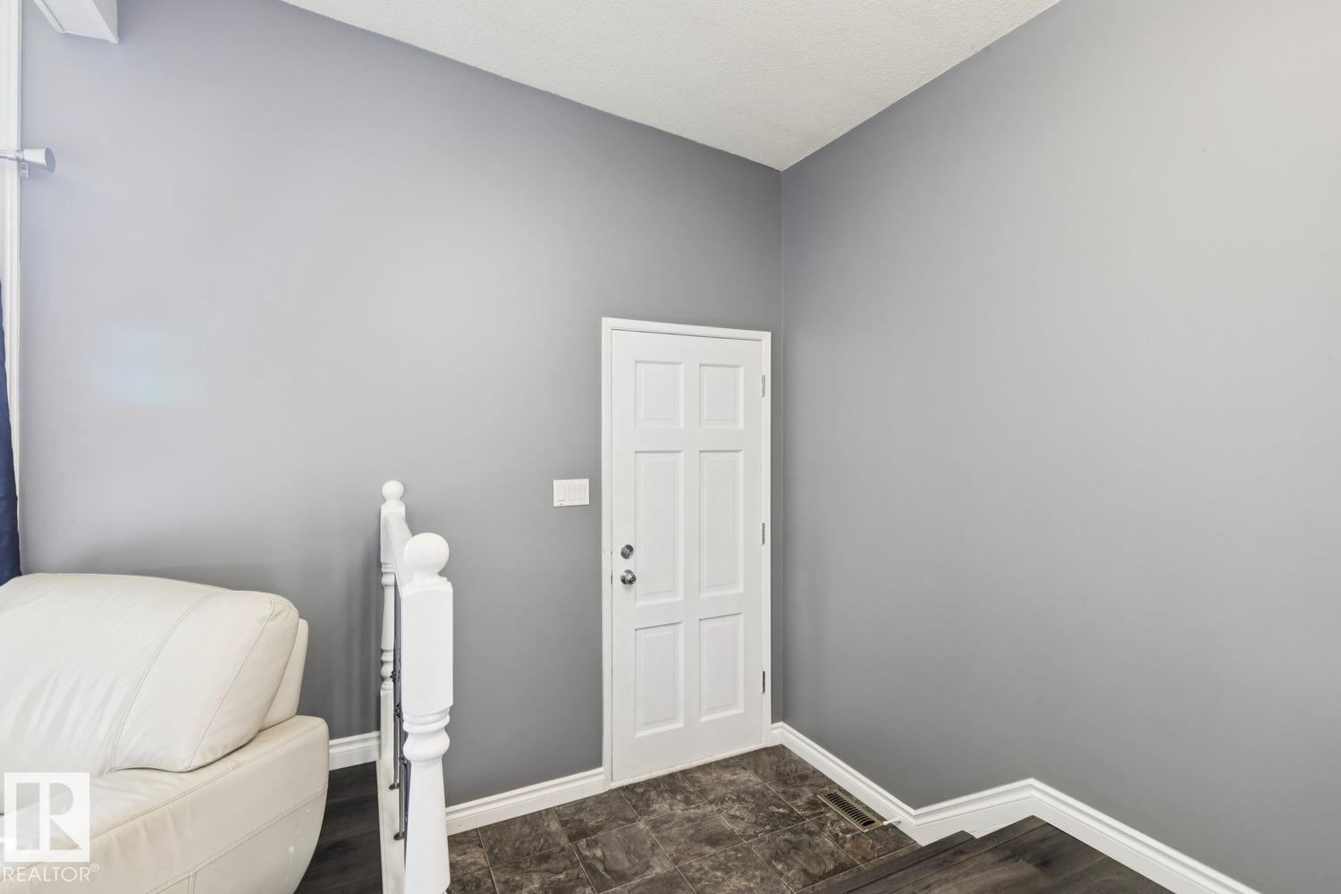 9312 151 AV NW