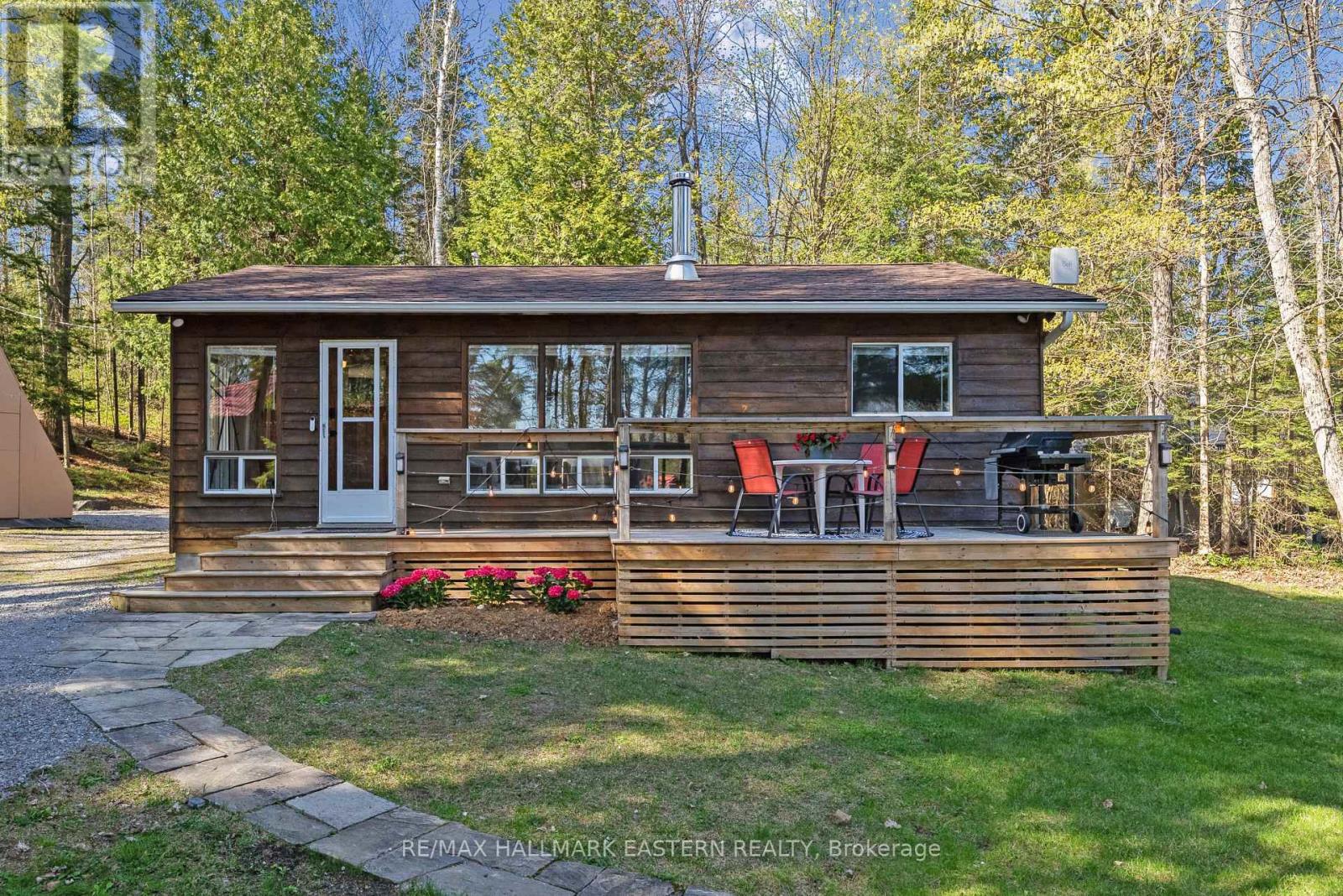 1025 DICKIES LANE