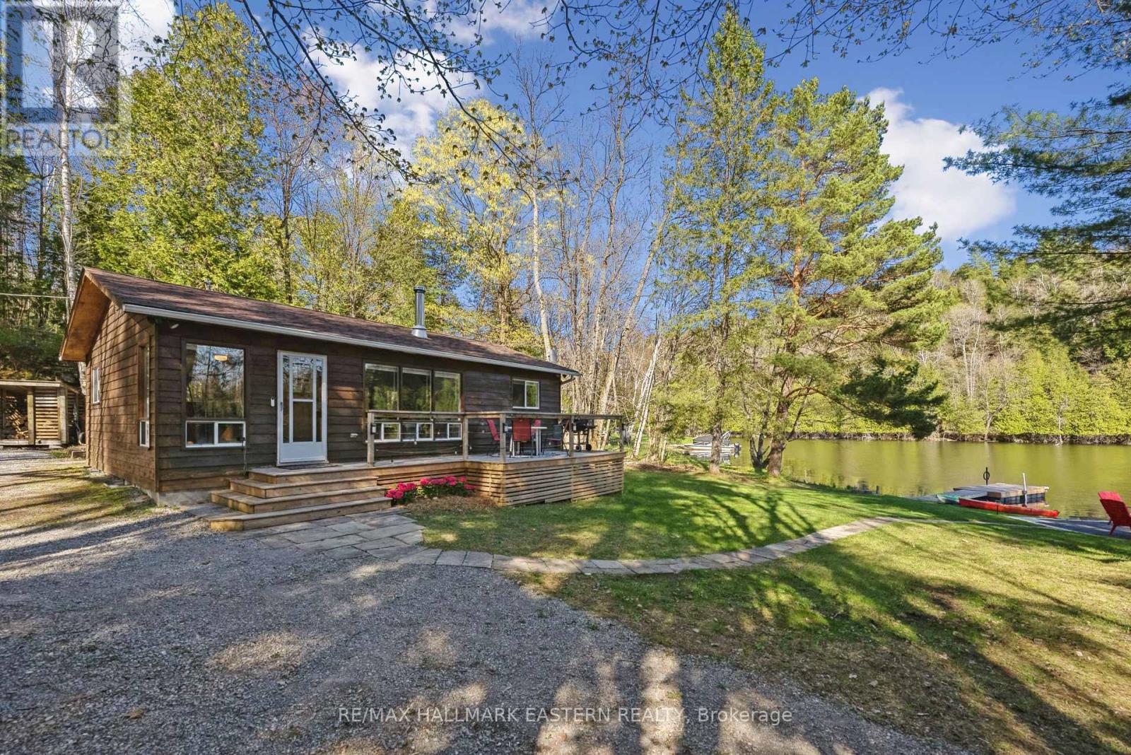 1025 DICKIES LANE