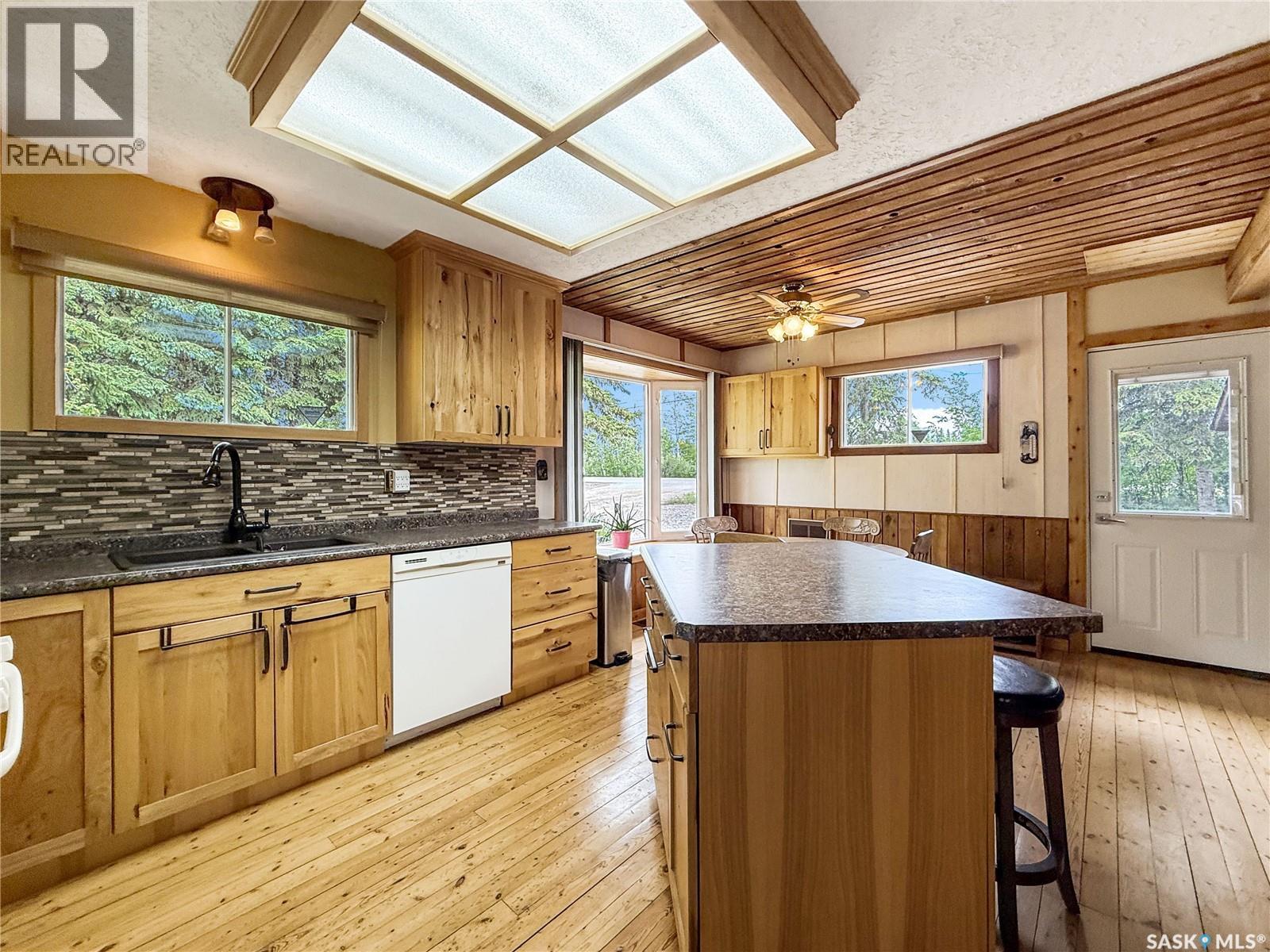 26 Lakeshore DRIVE