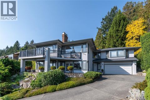 8742 Pender Park Dr North Saanich BC V8L3Z5