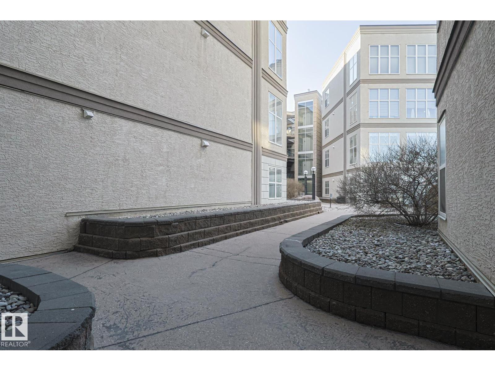 #100 4835 104A ST NW NW