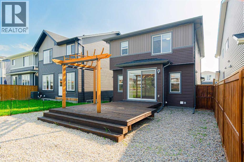 293 Carringsby Way NW