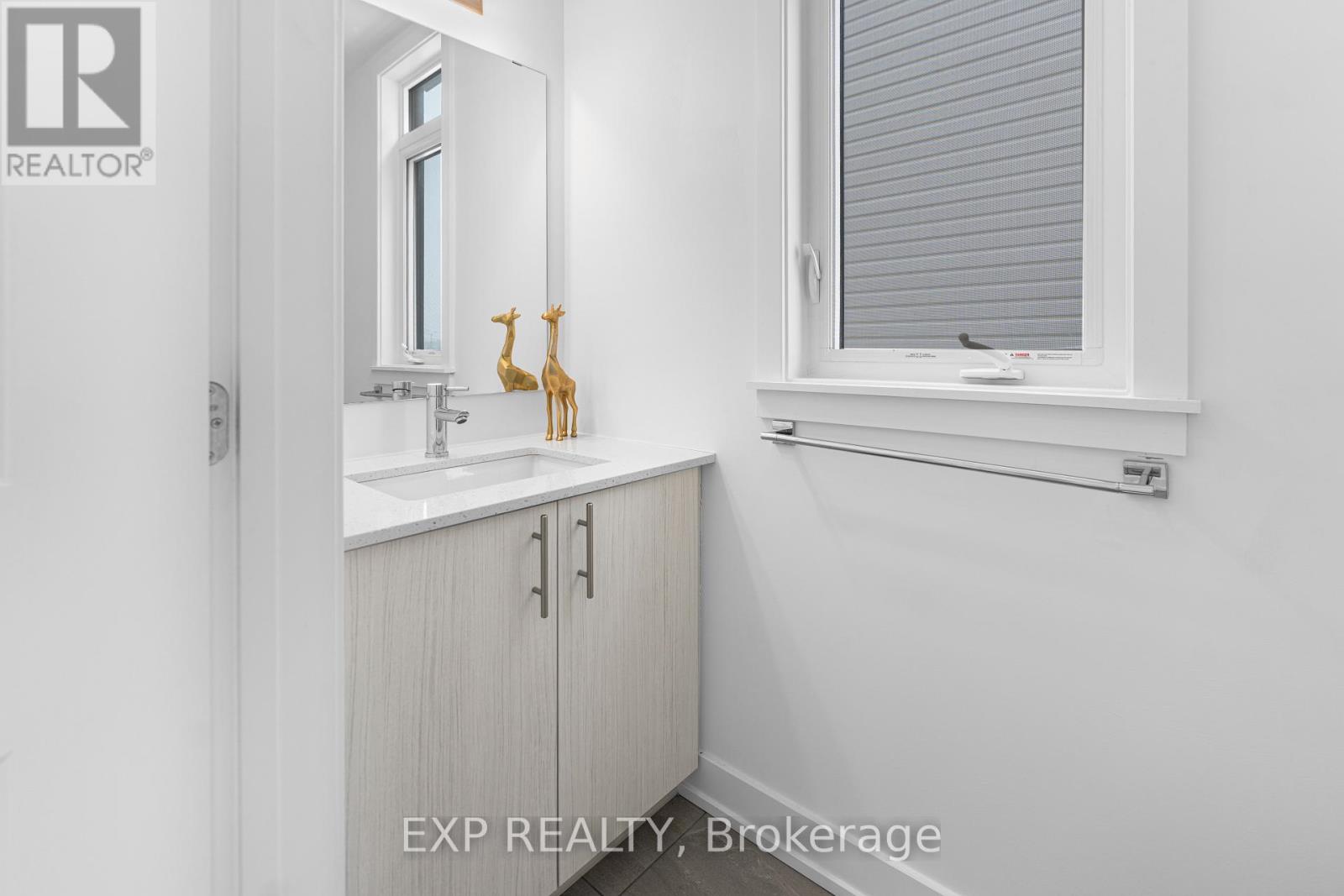 27 MOOSONEE CRESCENT