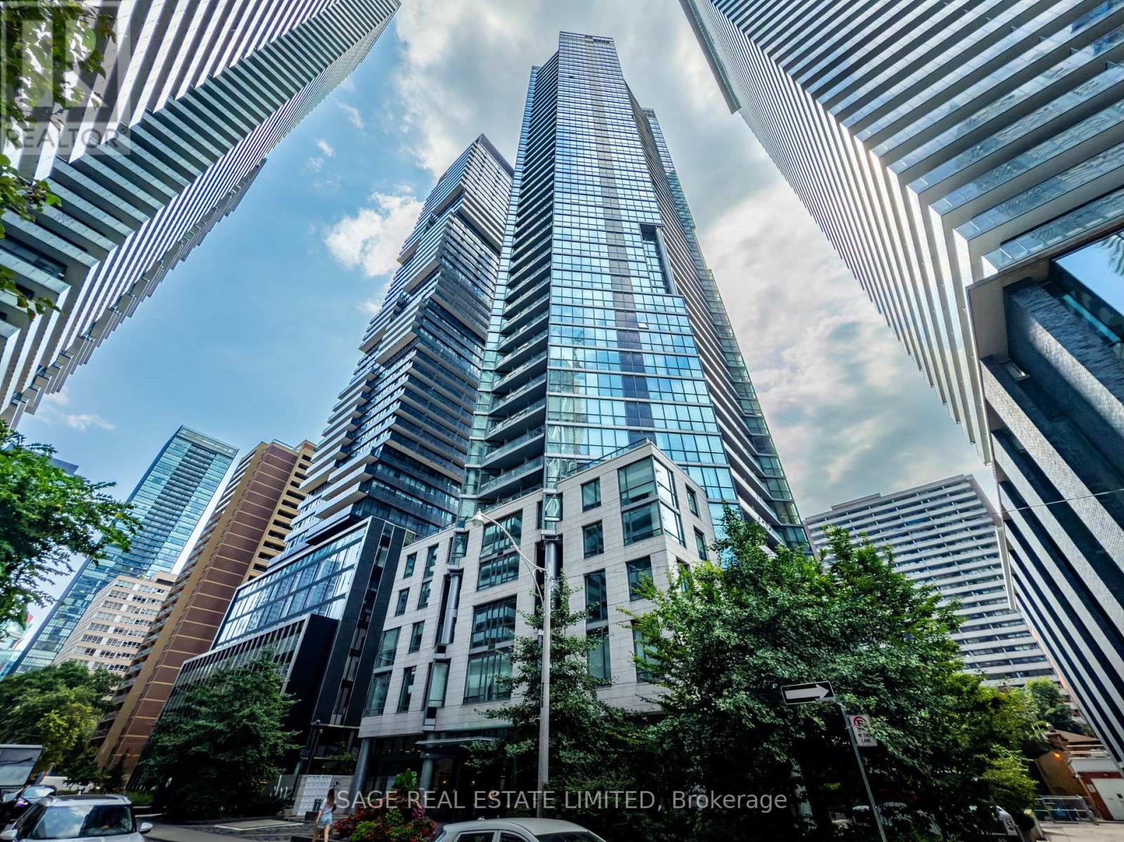 4503 - 45 CHARLES STREET E