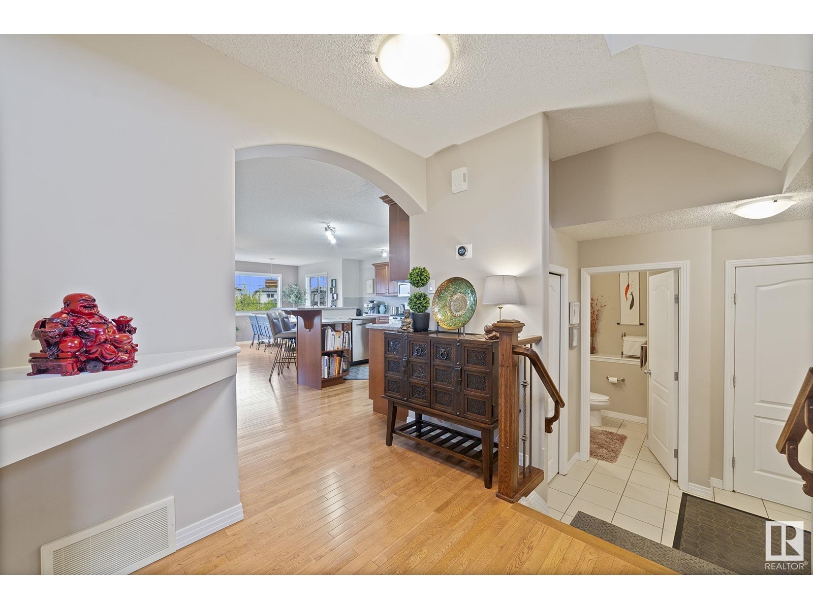 8214 6 AV SW SW