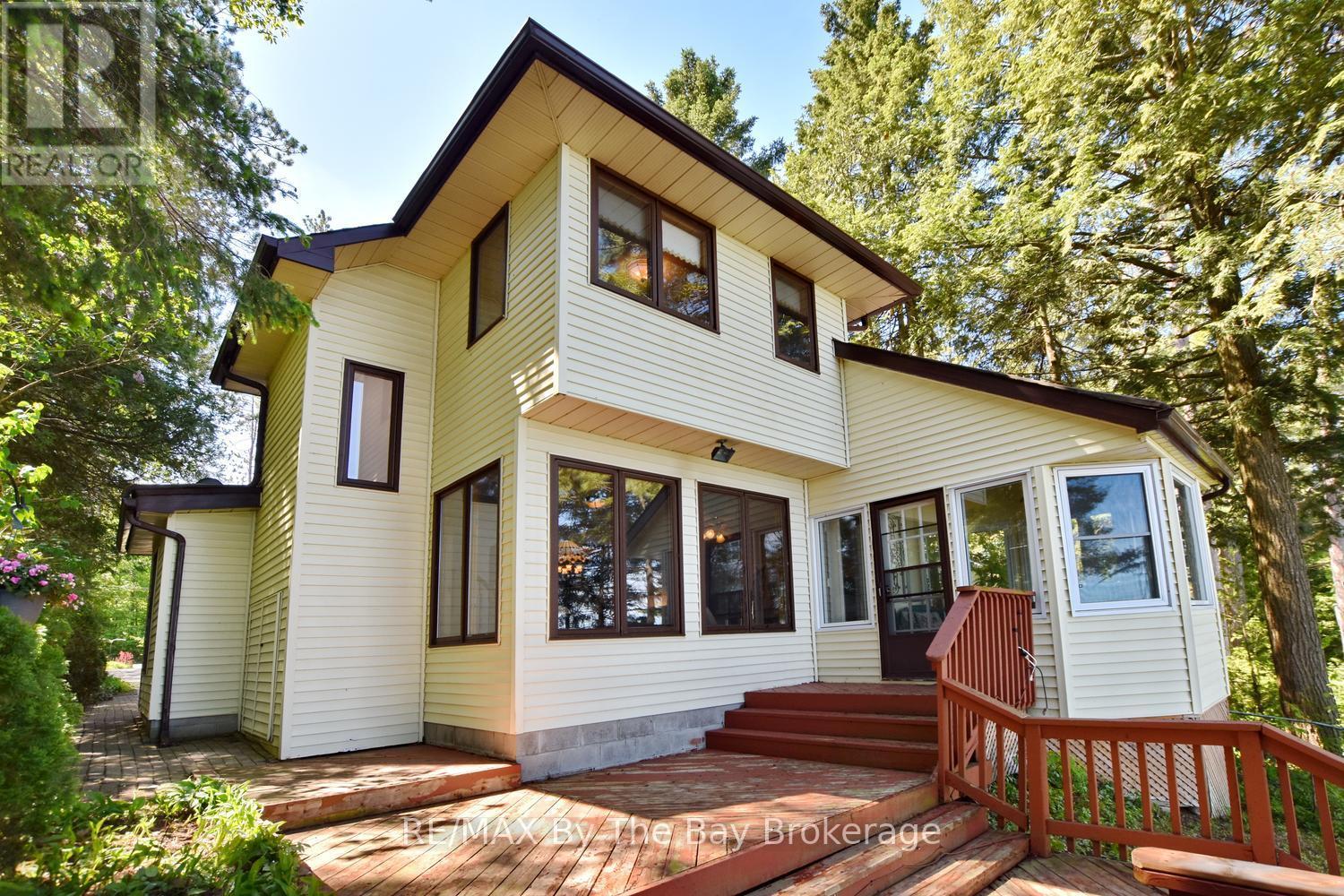Photo 1 of 44 — 2284 SOUTH ORR LAKE ROAD, Springwater, ON L0L1P0