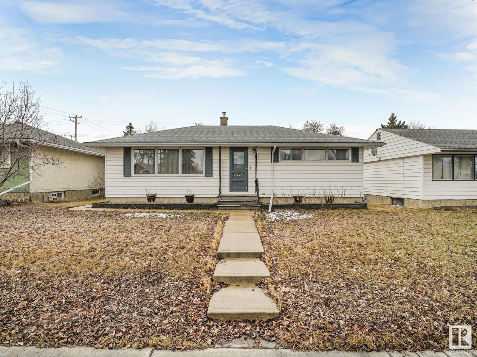 8715 64 AV NW