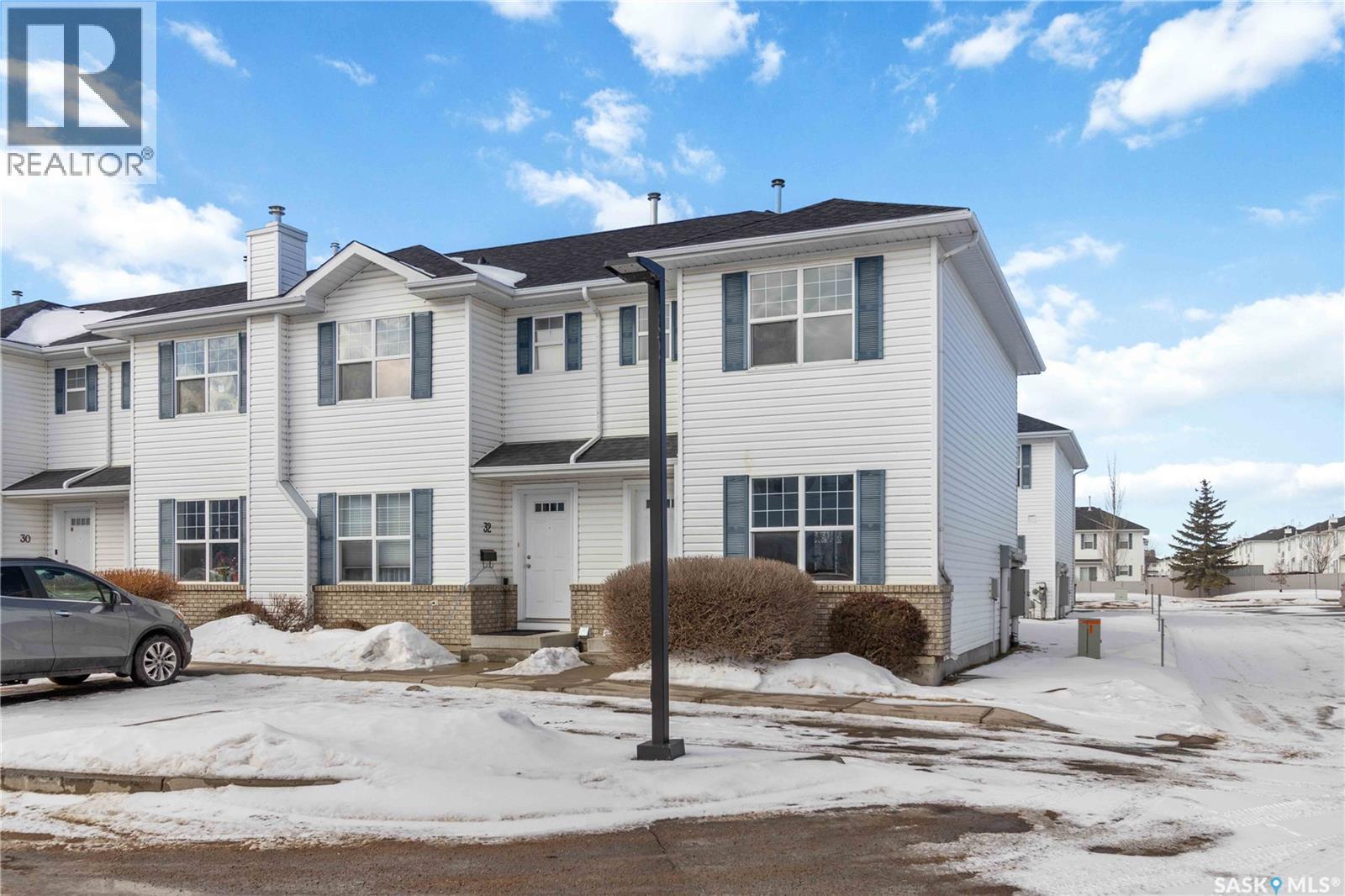 33 102 Pawlychenko LANE