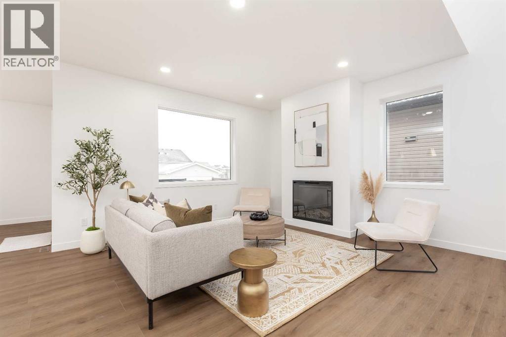 332 Rivergrove Chase W