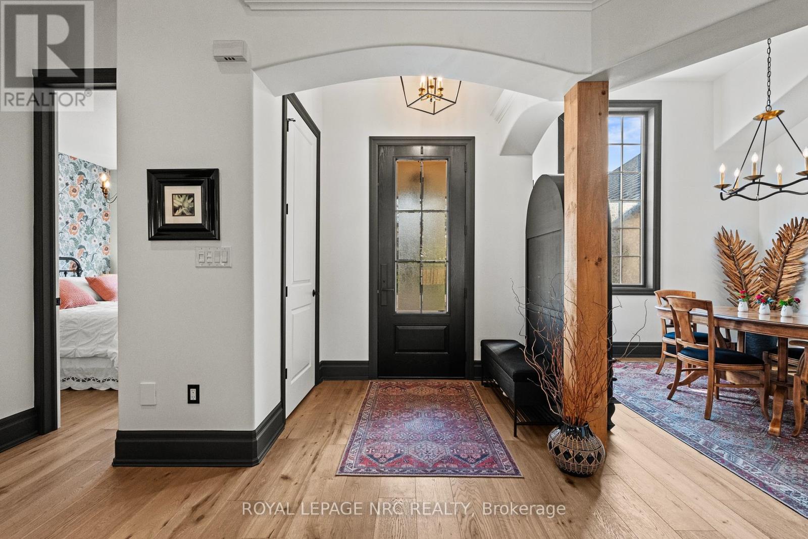 350 JOHN STREET W