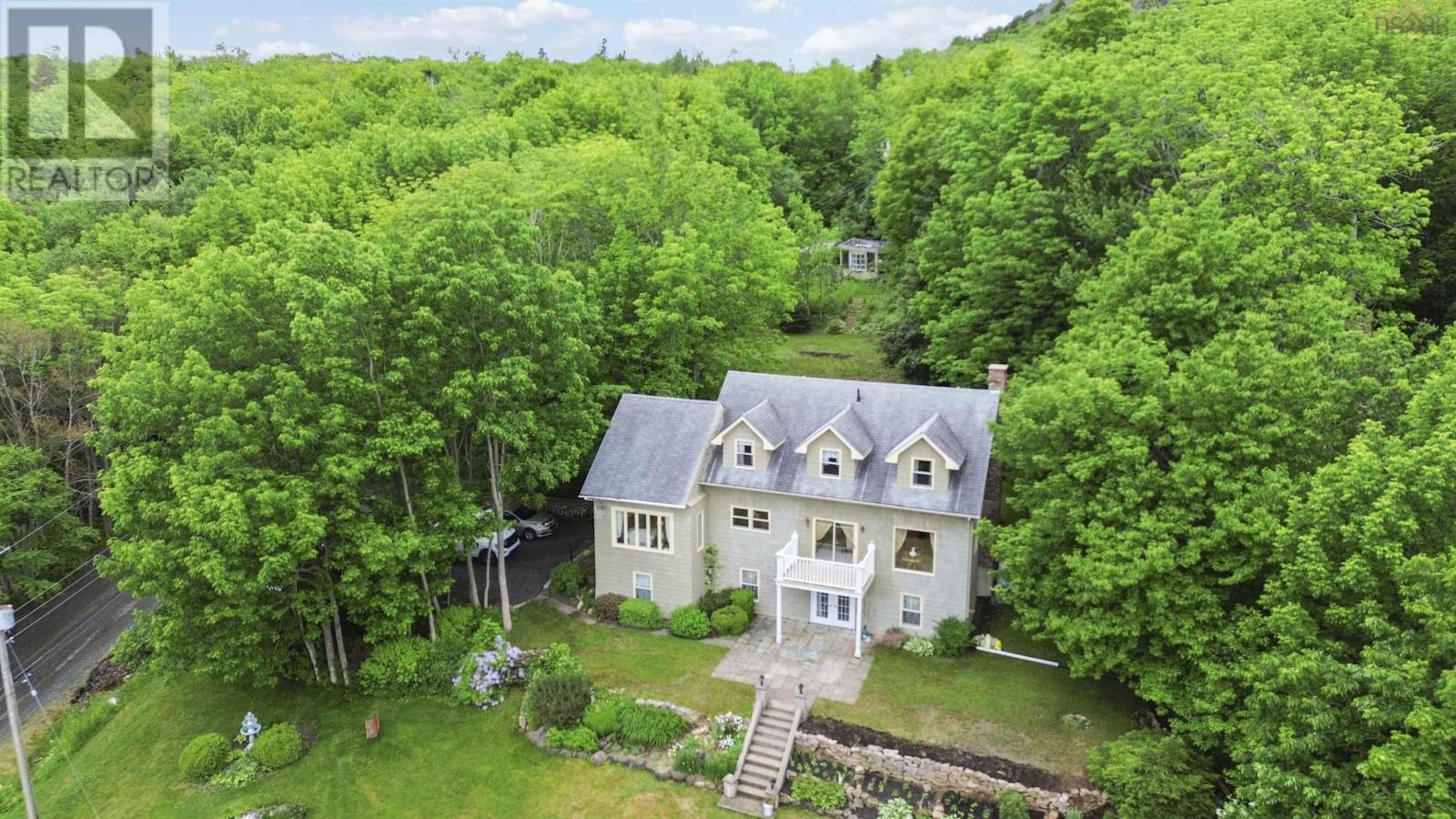 24 Annavista Heights