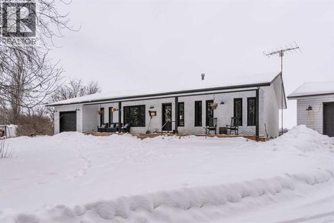 44241 RR215 Rural Camrose County AB T0B1M0