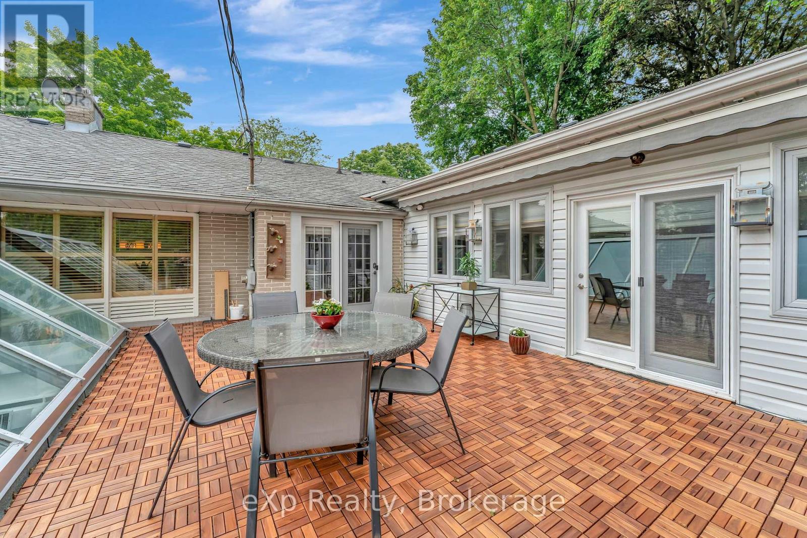 5 ORCHARD CRESCENT