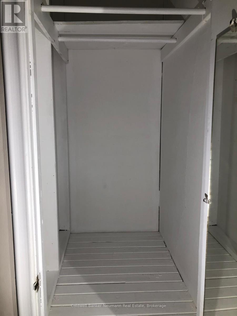 B - 96 ARTHUR STREET N