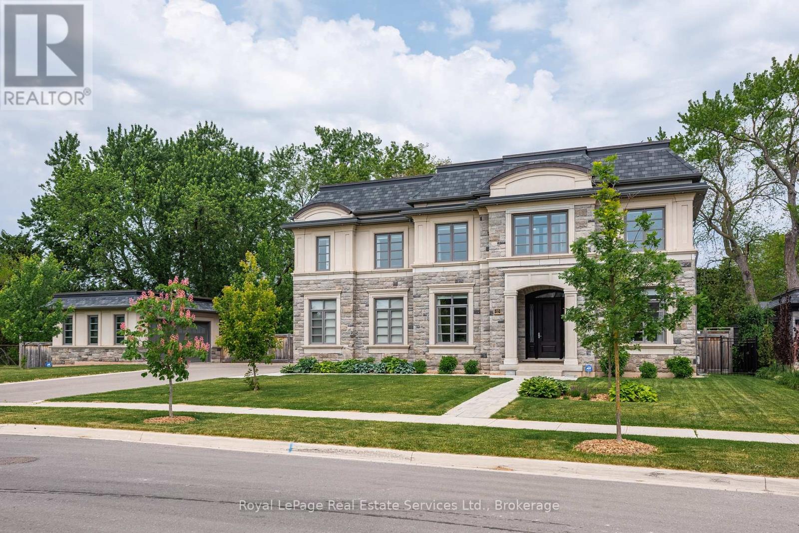 215 PRINCE GEORGE CRESCENT