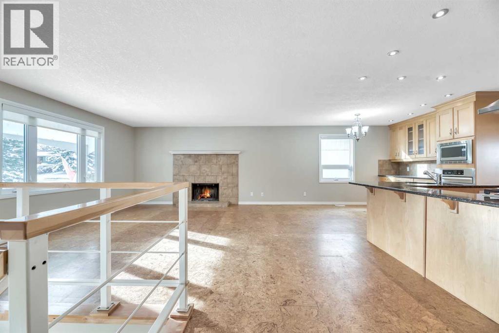 124 Deercrest Close SE