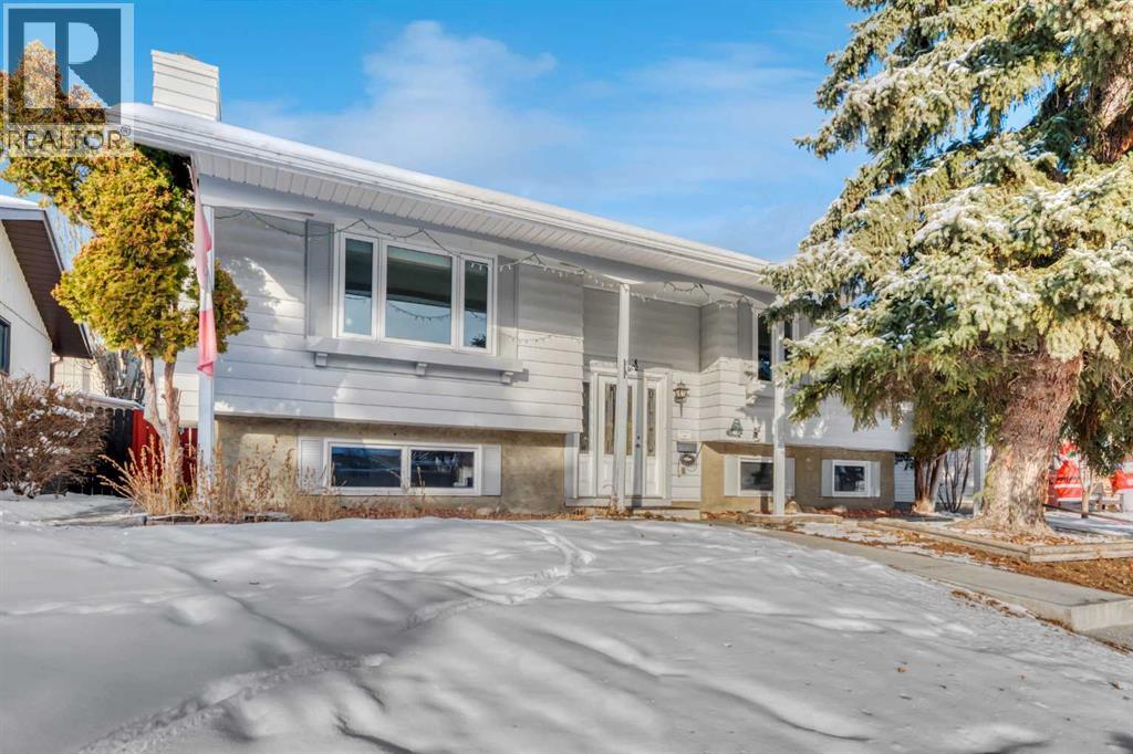 124 Deercrest Close SE