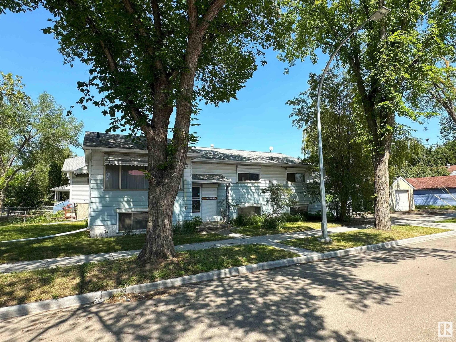 9108 112 AV NW