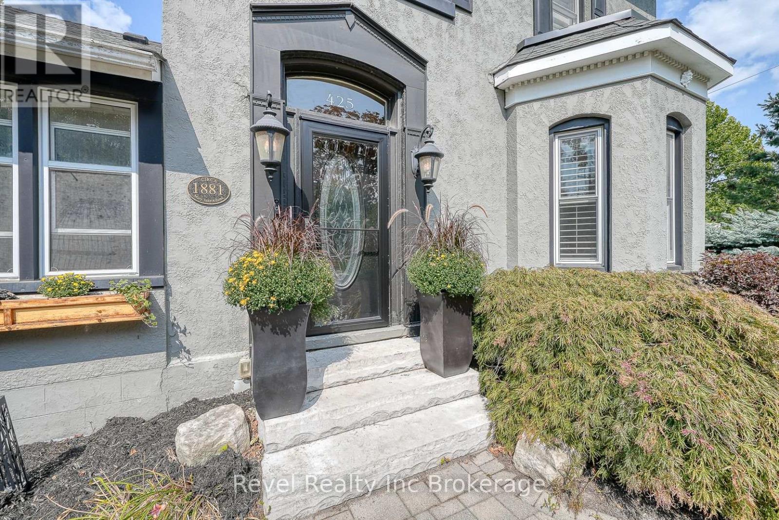 425 INGERSOLL AVENUE