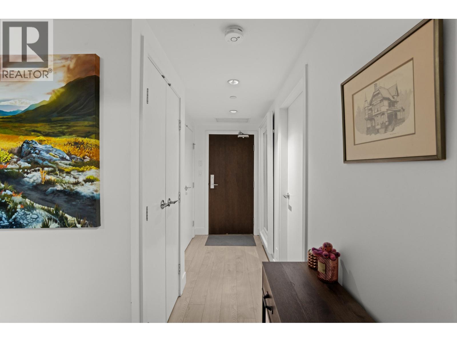 205 1550 FERN STREET