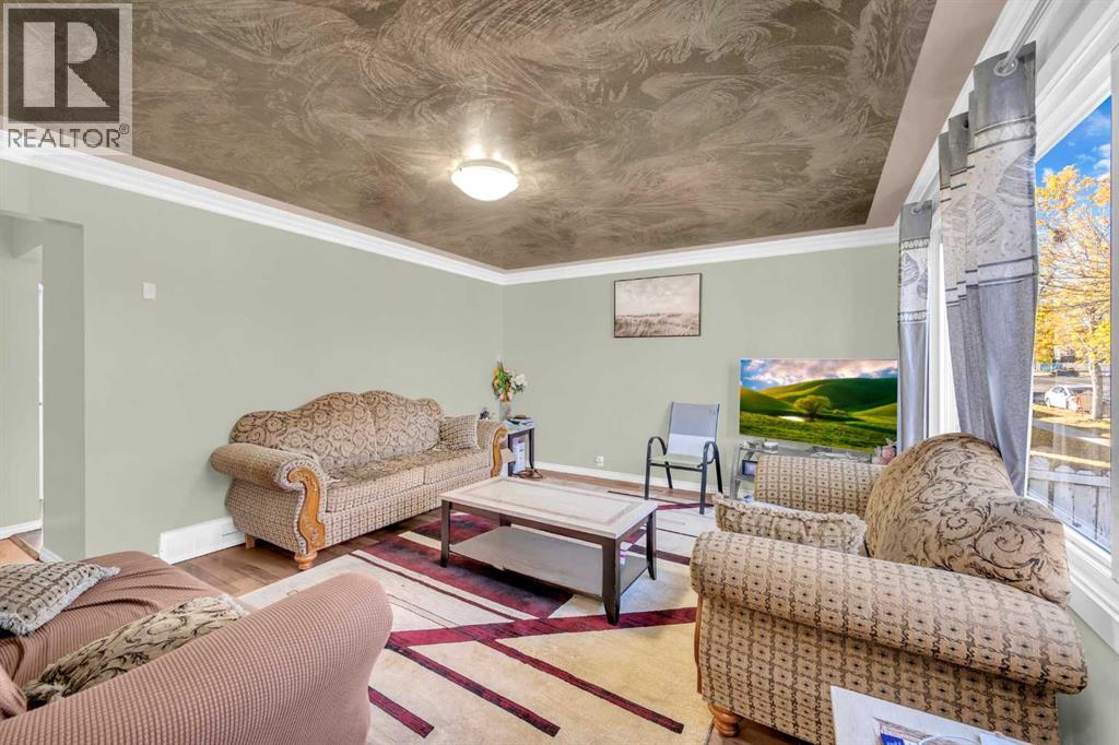 1019 Falworth Road NE