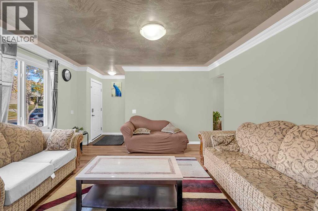 1019 Falworth Road NE