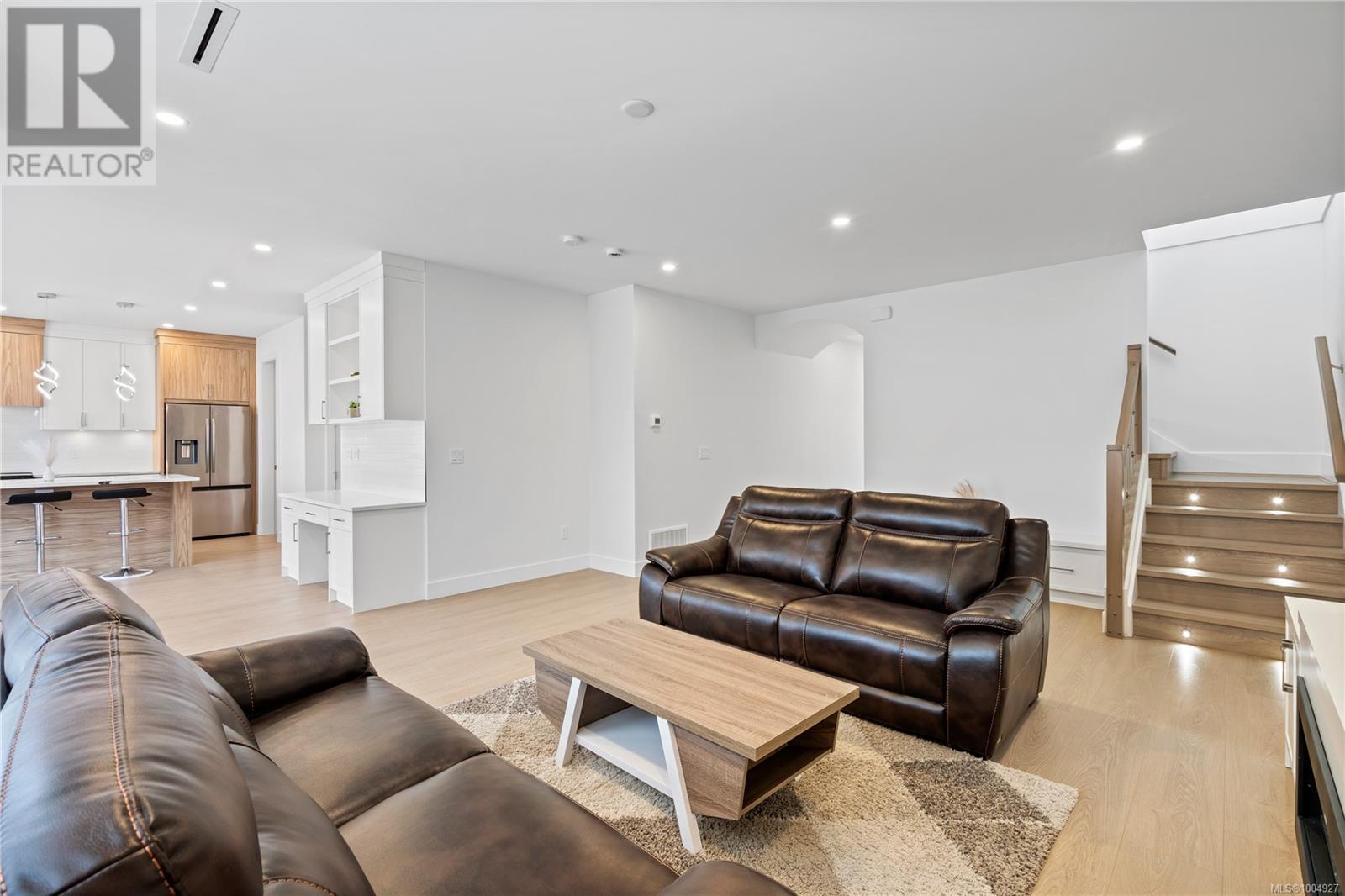 2350 Swallow Pl