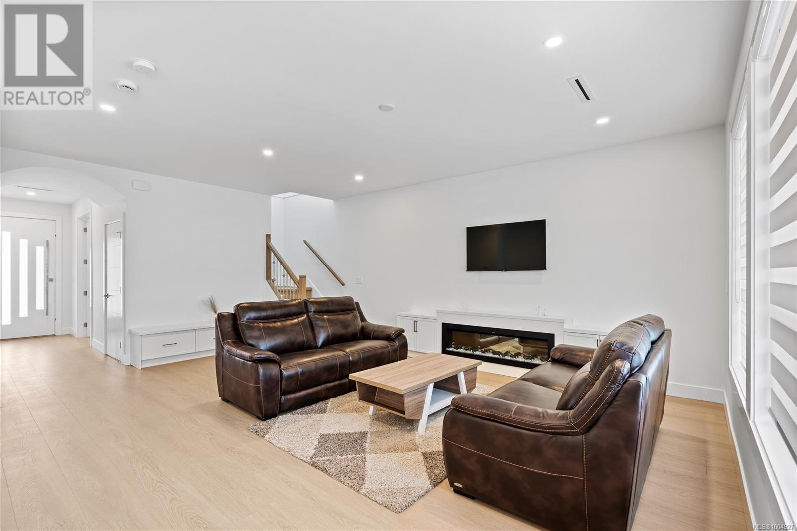 2350 Swallow Pl