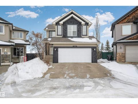 284 Cornwall RD Sherwood Park AB T8H2S9