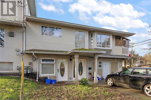 3176 Balfour Ave Victoria BC V9A1S1