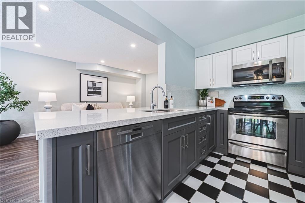 819 UPPER PARADISE Road Unit# 11